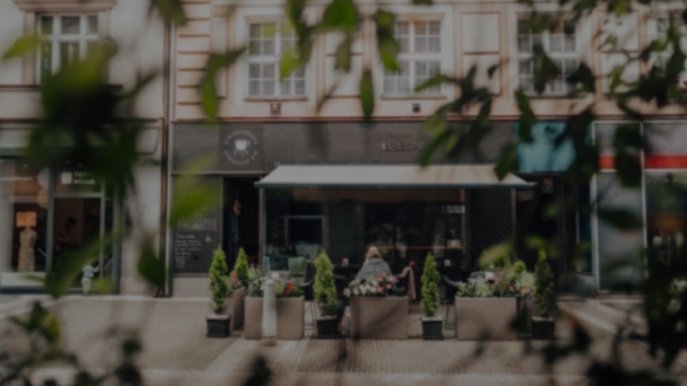 Interiér kavárny VIA Espresso v centru Hradce Králové